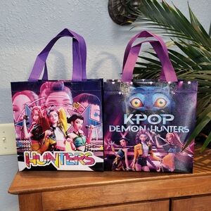 K-Pop Demon Hunters 2-Pack Reusable Bags Gift Bags NEW